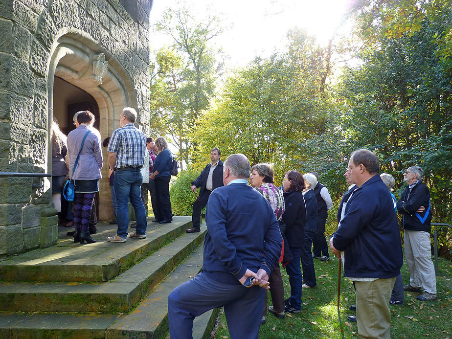 Einweihung der sieben Fußfälle im Oktober 2012 (Foto: Karl-Franz Thiede)